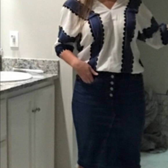 Striped V-Neck Blouson Top - Picture 5 of 10